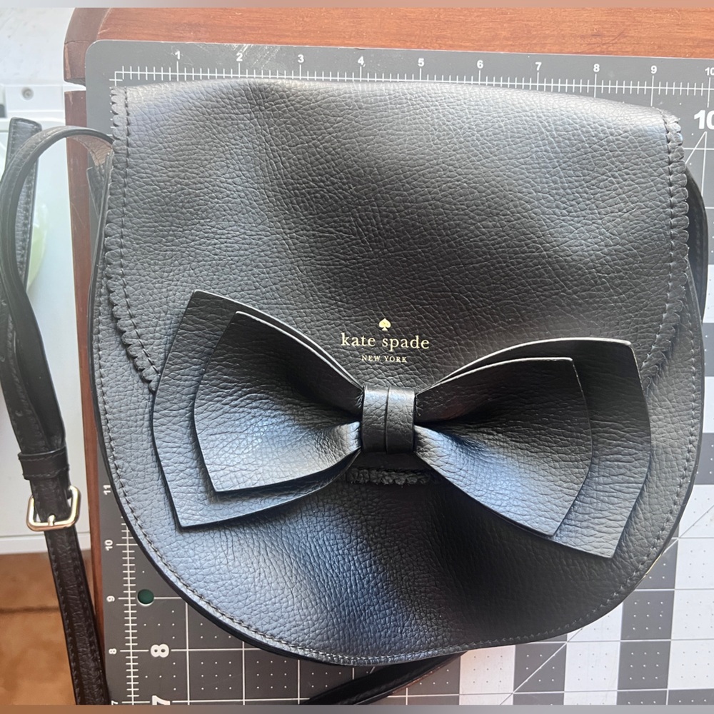 Kate Spade Vanderbilt Place Tegan Bow Black Pebble Leather Crossbody MSRP $279 - Picture 2 of 14